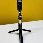 Q07 bluethooh selfie stick with light
